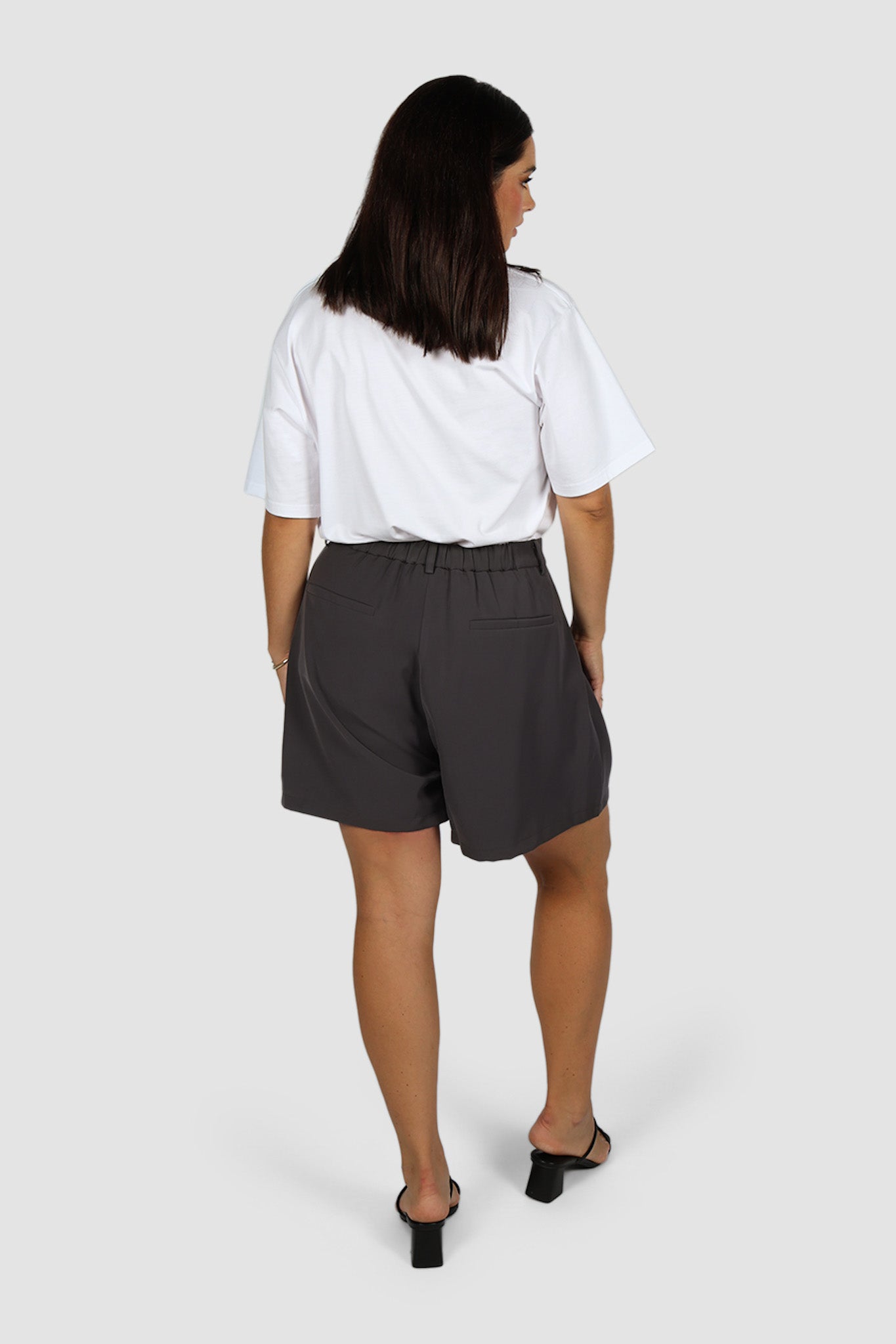 WYATT SHORT DEEP CHARCOAL