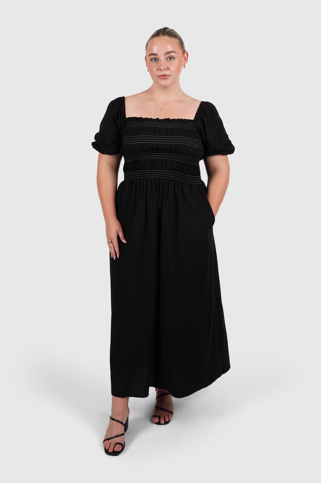 Ismae Maxi Dress Black Contrast on size 16 model