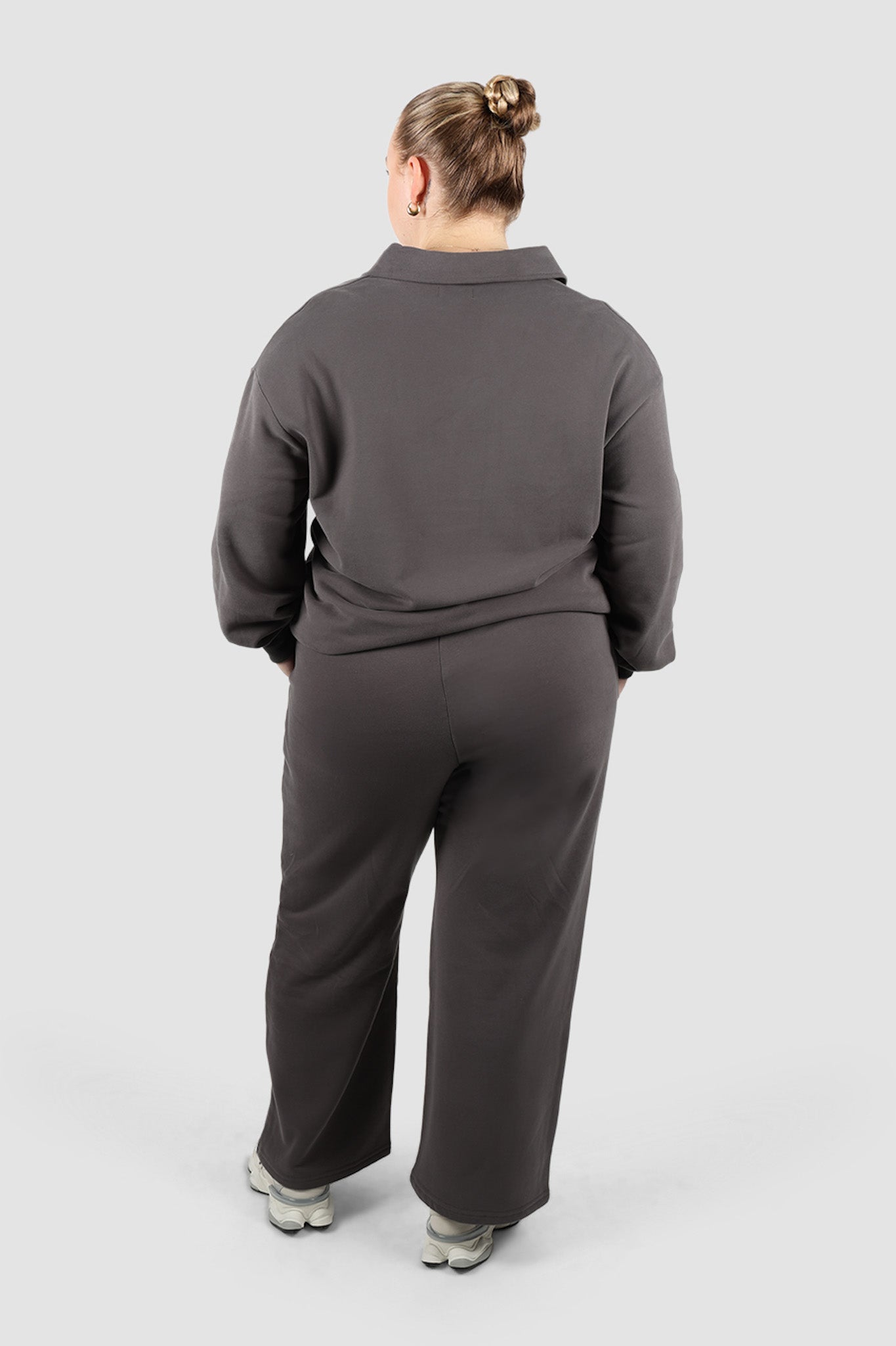 FAYT LOGO FLARE SWEATPANT CHARCOAL