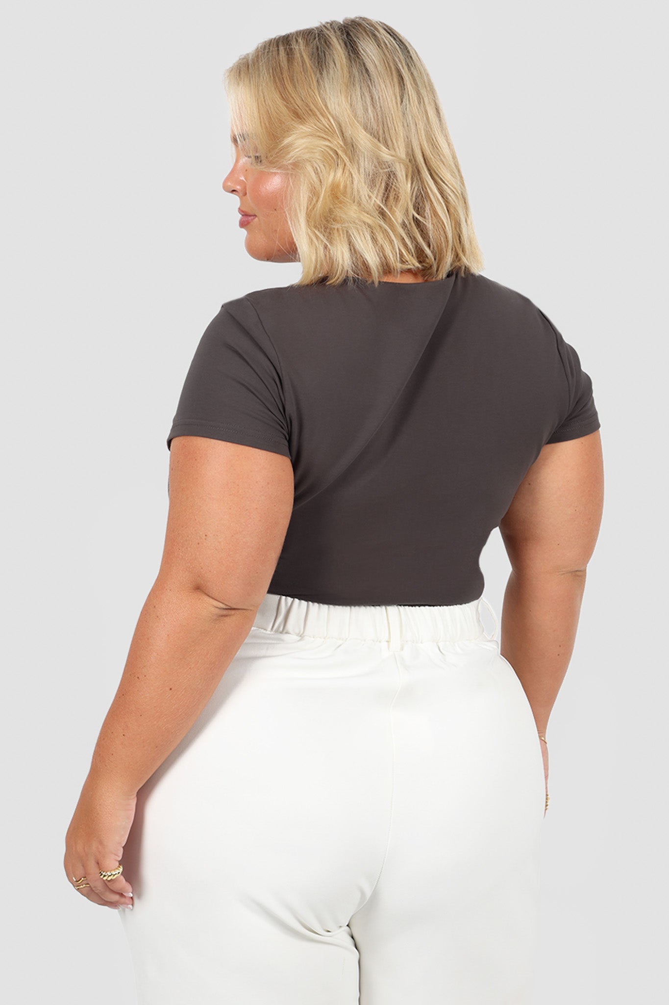 V NECK BUTTERY TEE CHARCOAL