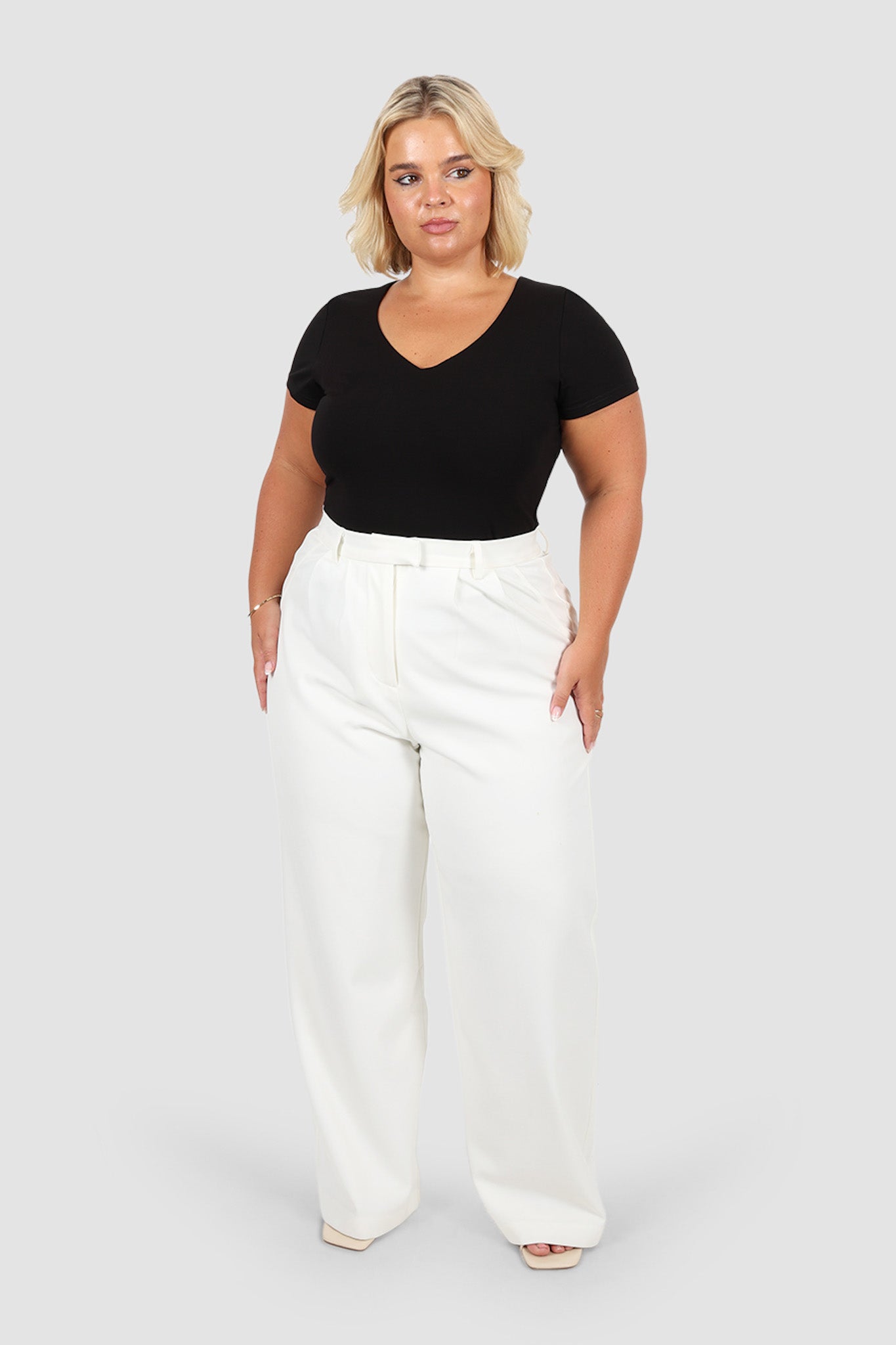 V NECK BUTTERY TEE BLACK