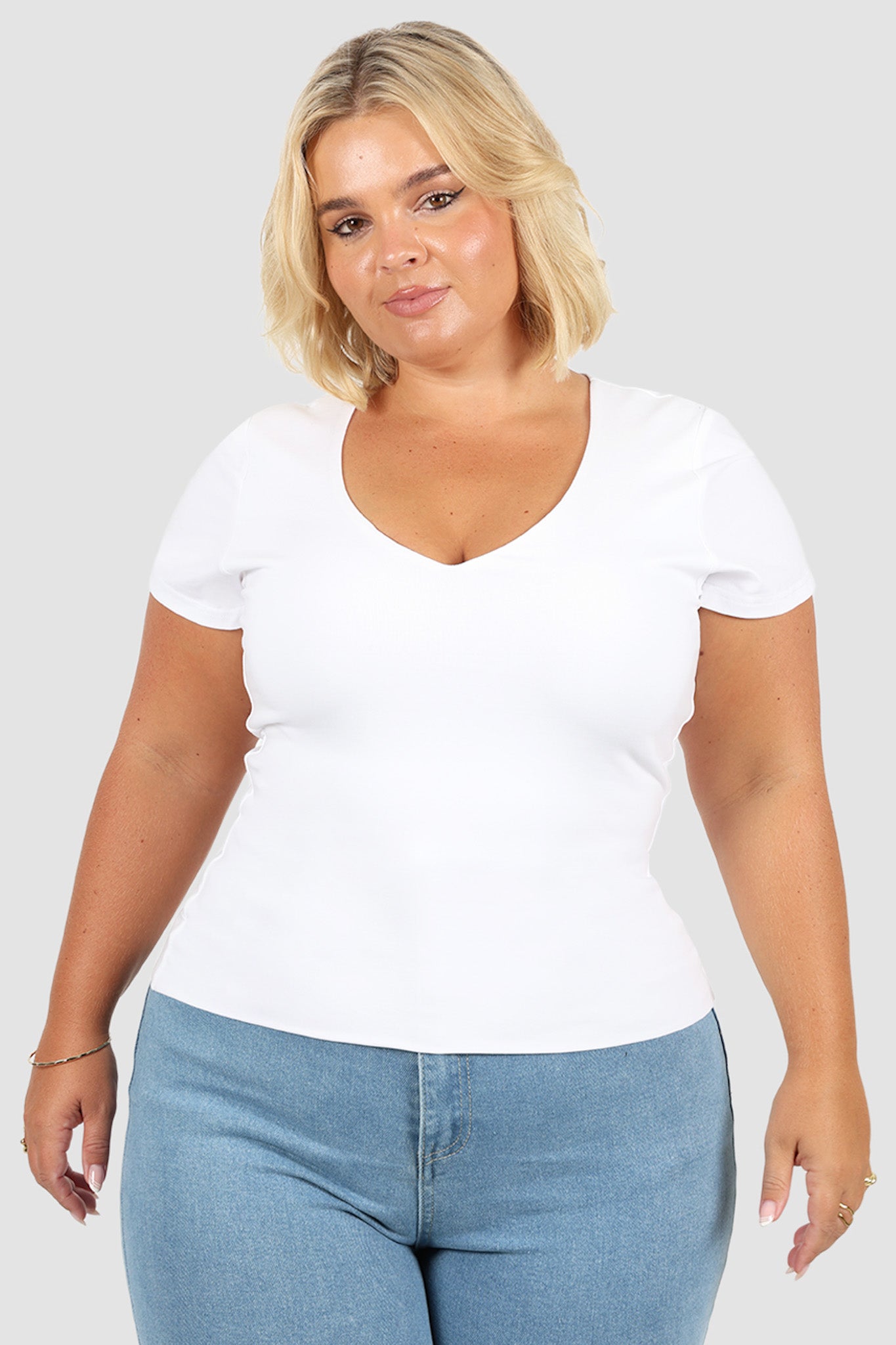 V NECK BUTTERY TEE WHITE