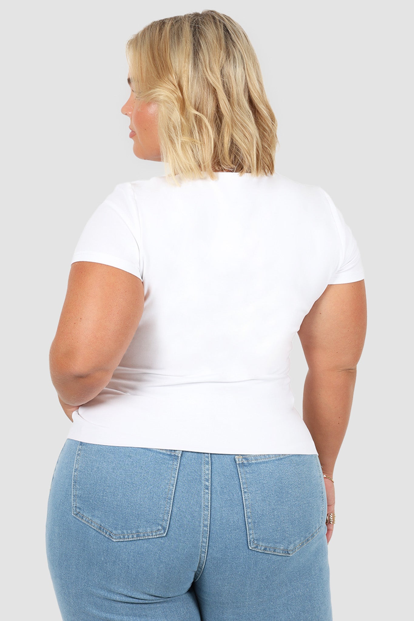 V NECK BUTTERY TEE WHITE