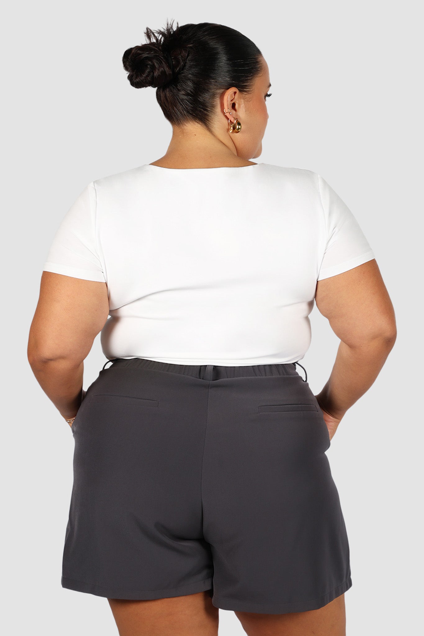 WYATT SHORT DEEP CHARCOAL