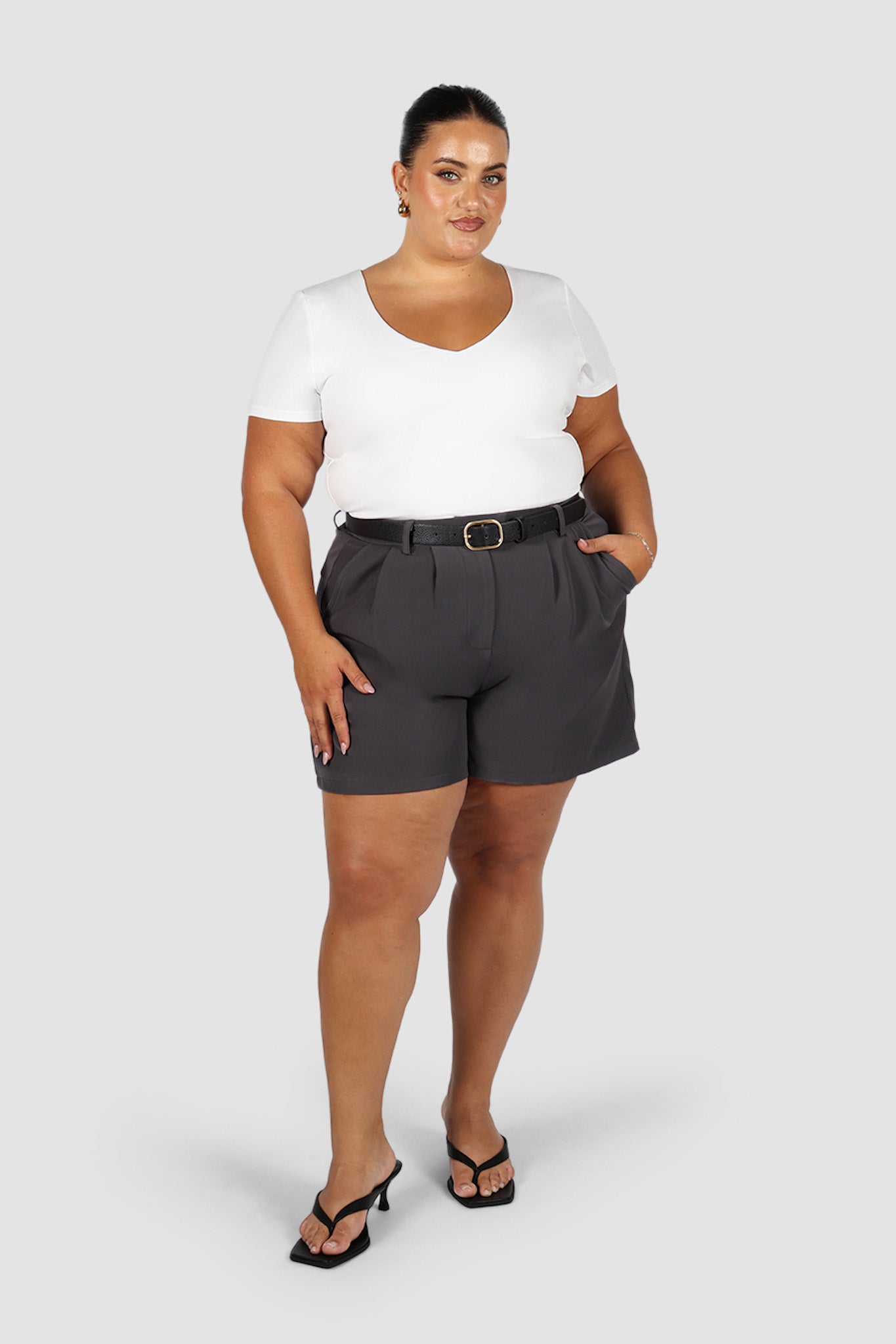 WYATT SHORT DEEP CHARCOAL