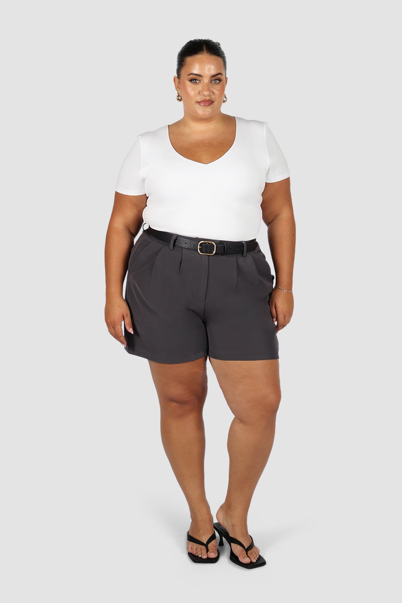 WYATT SHORT DEEP CHARCOAL