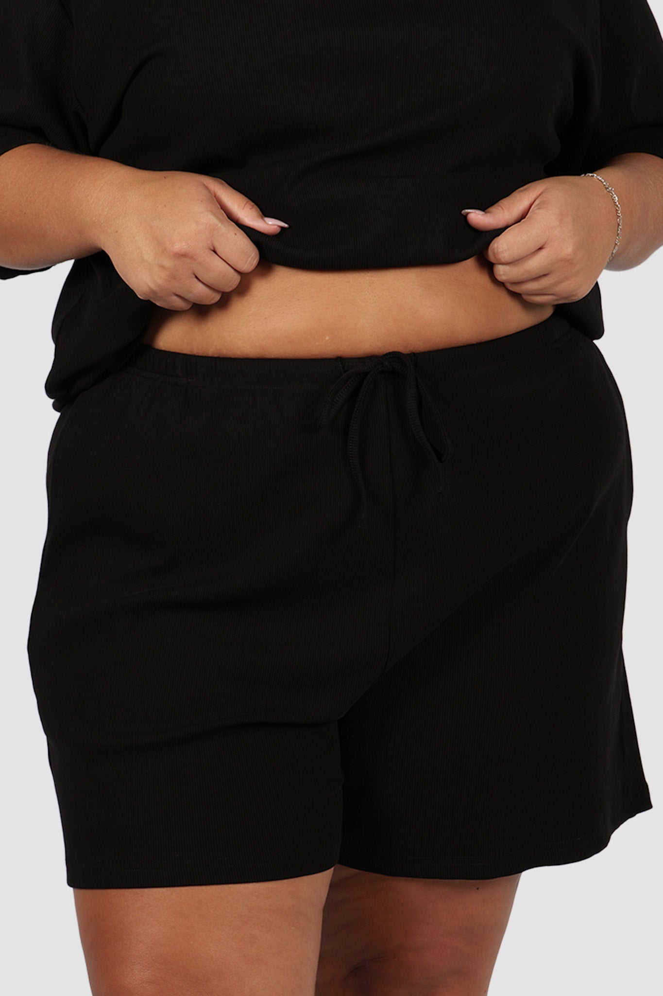 TORLA RIB SHORTS BLACK