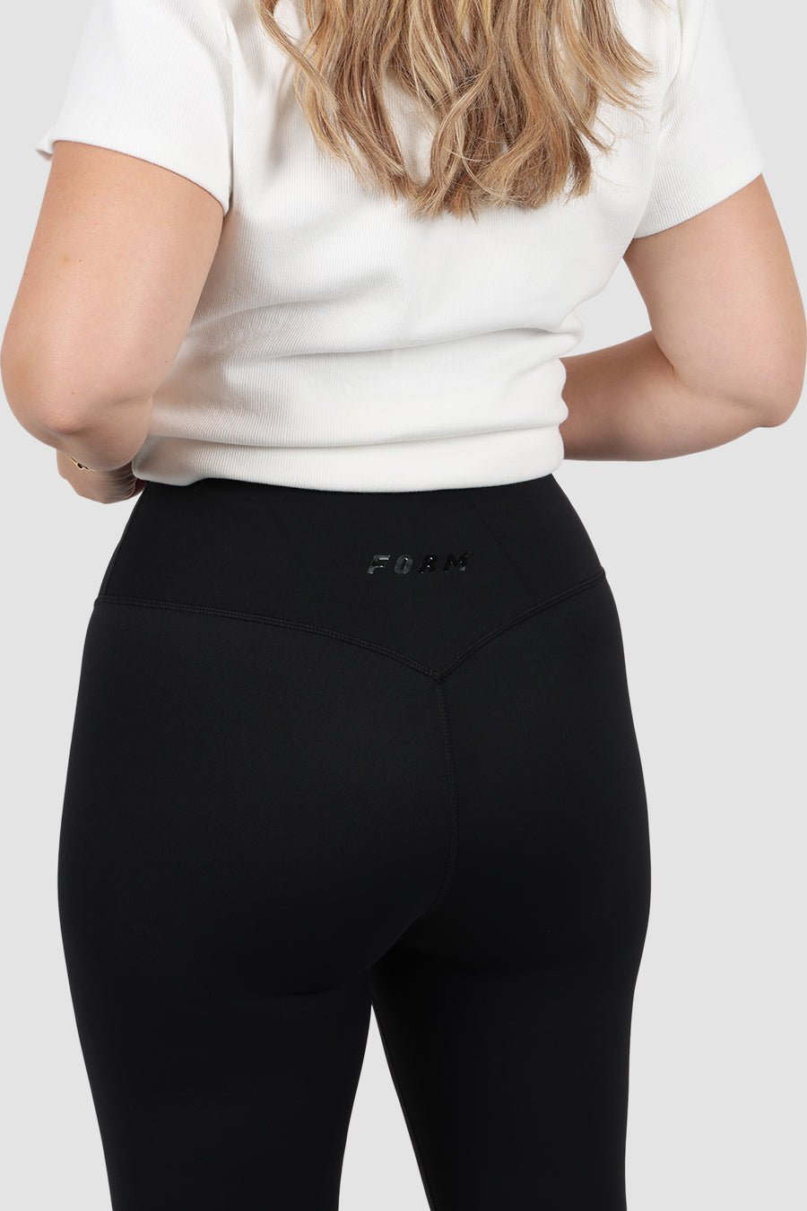 FORM BASE TIGHT 7/8 BLACKOUT