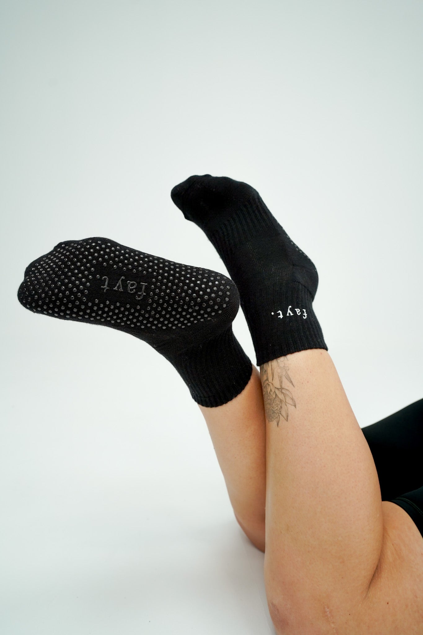 FAYT PILATES GRIP SOCKS BLACK