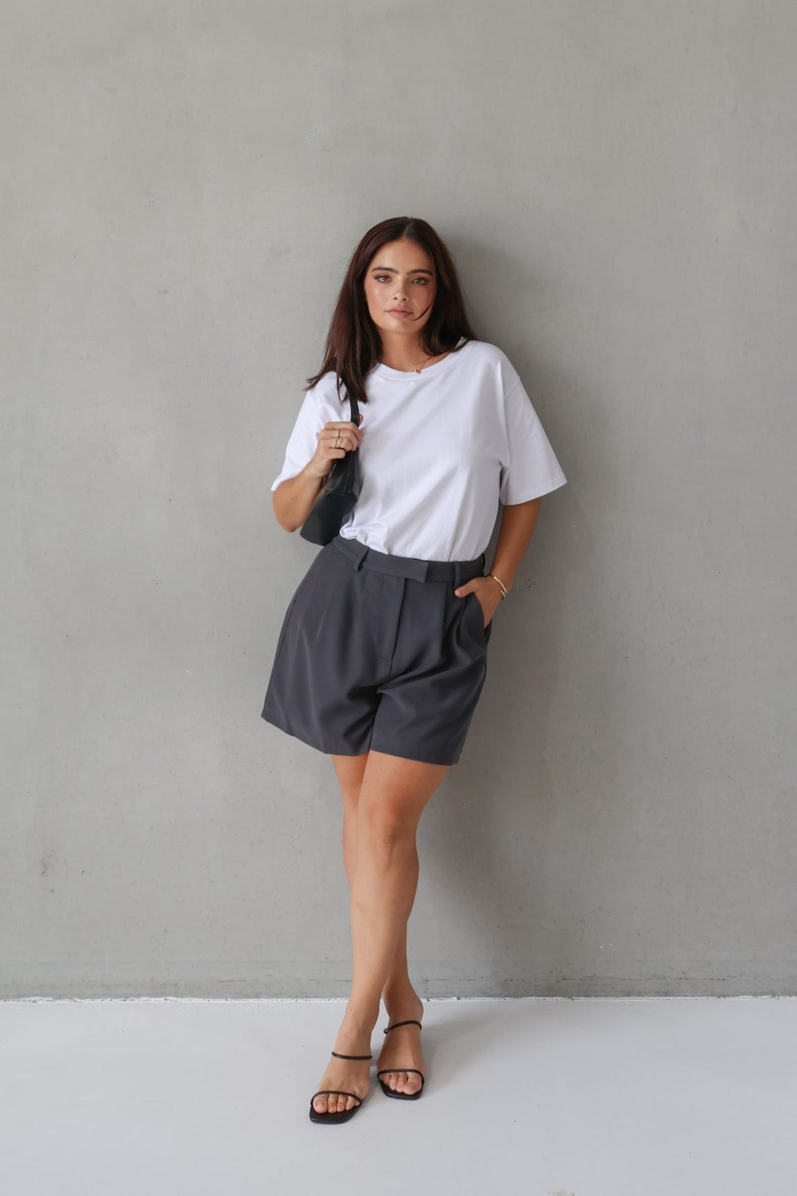 WYATT SHORT DEEP CHARCOAL