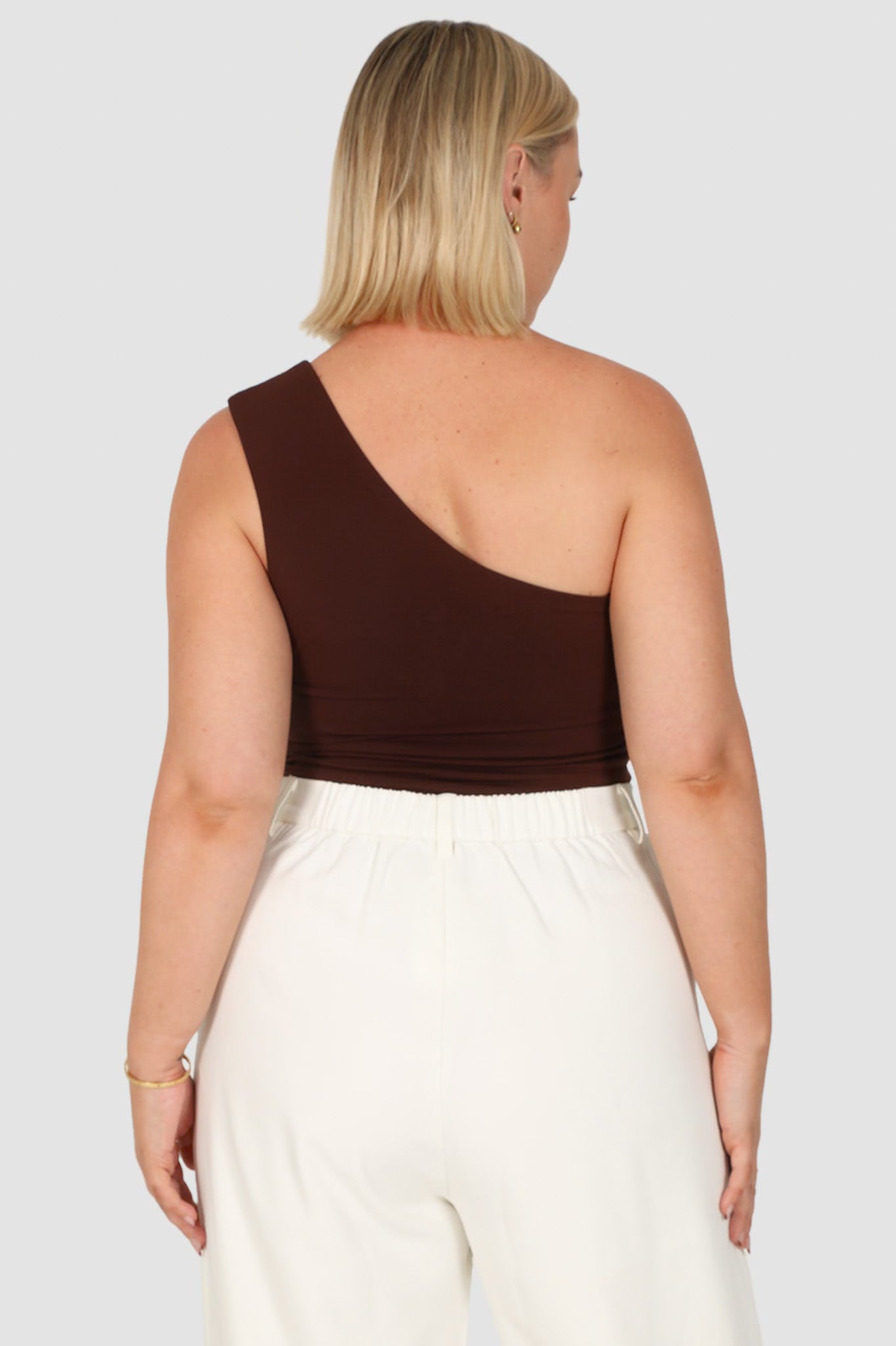 SULLIVAN ONE SHOULDER TOP CHOC
