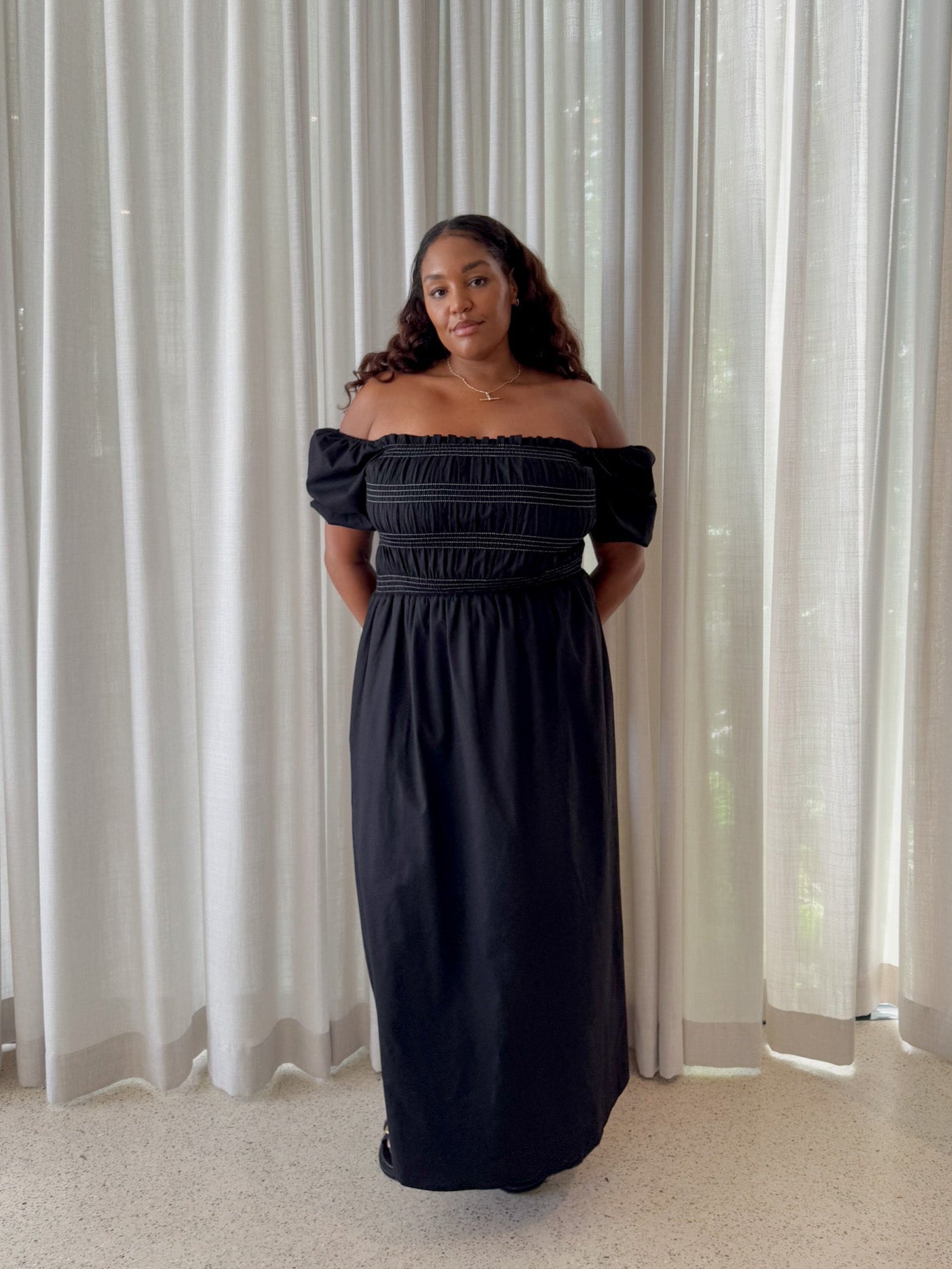 Ismae Maxi Dress Black Contrast on size 18 model