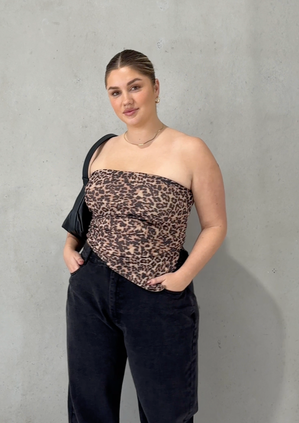 NAELLA ASYMMETRICAL TOP LEO