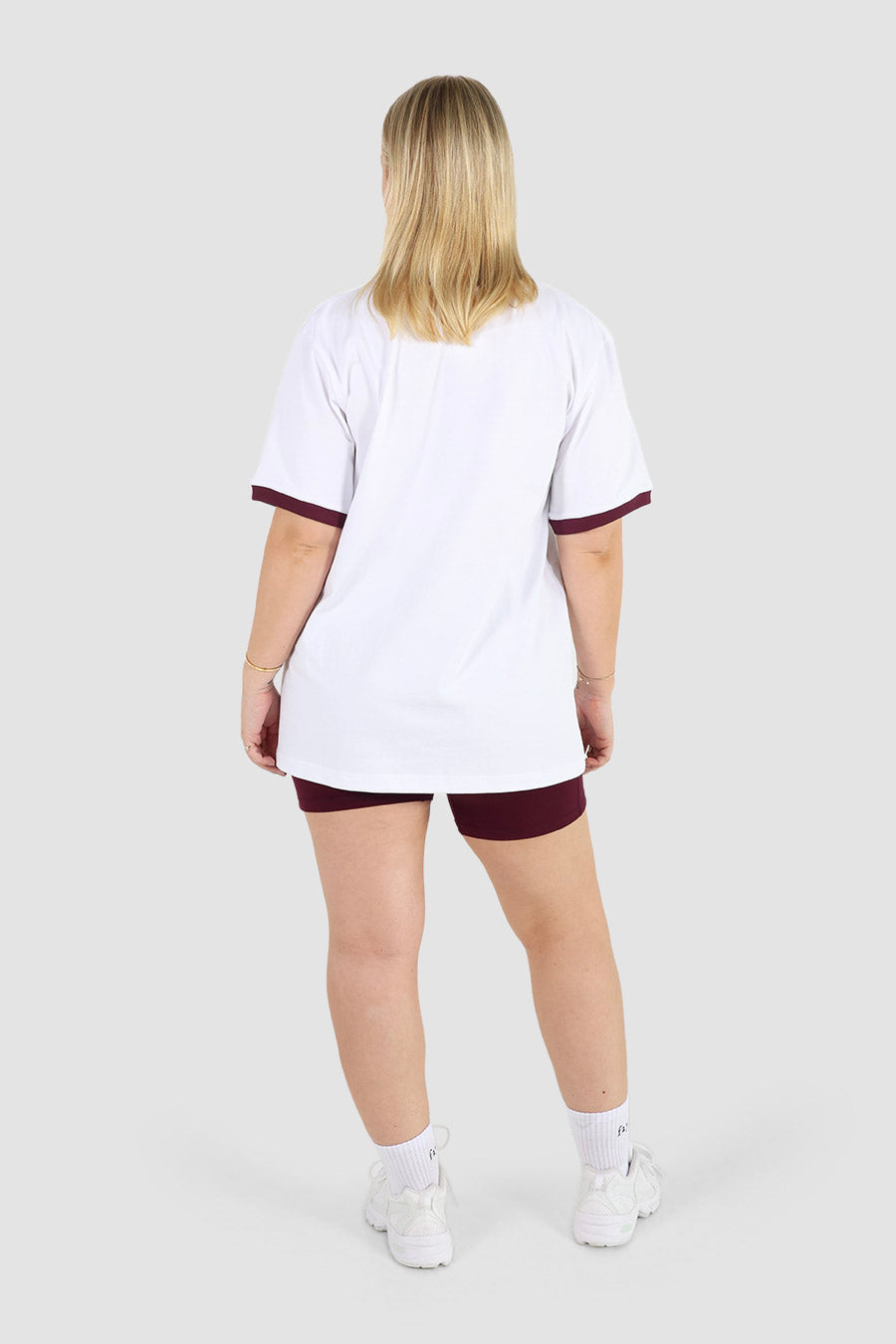 FORM SIGNATURE TEE WHITE/PLUM