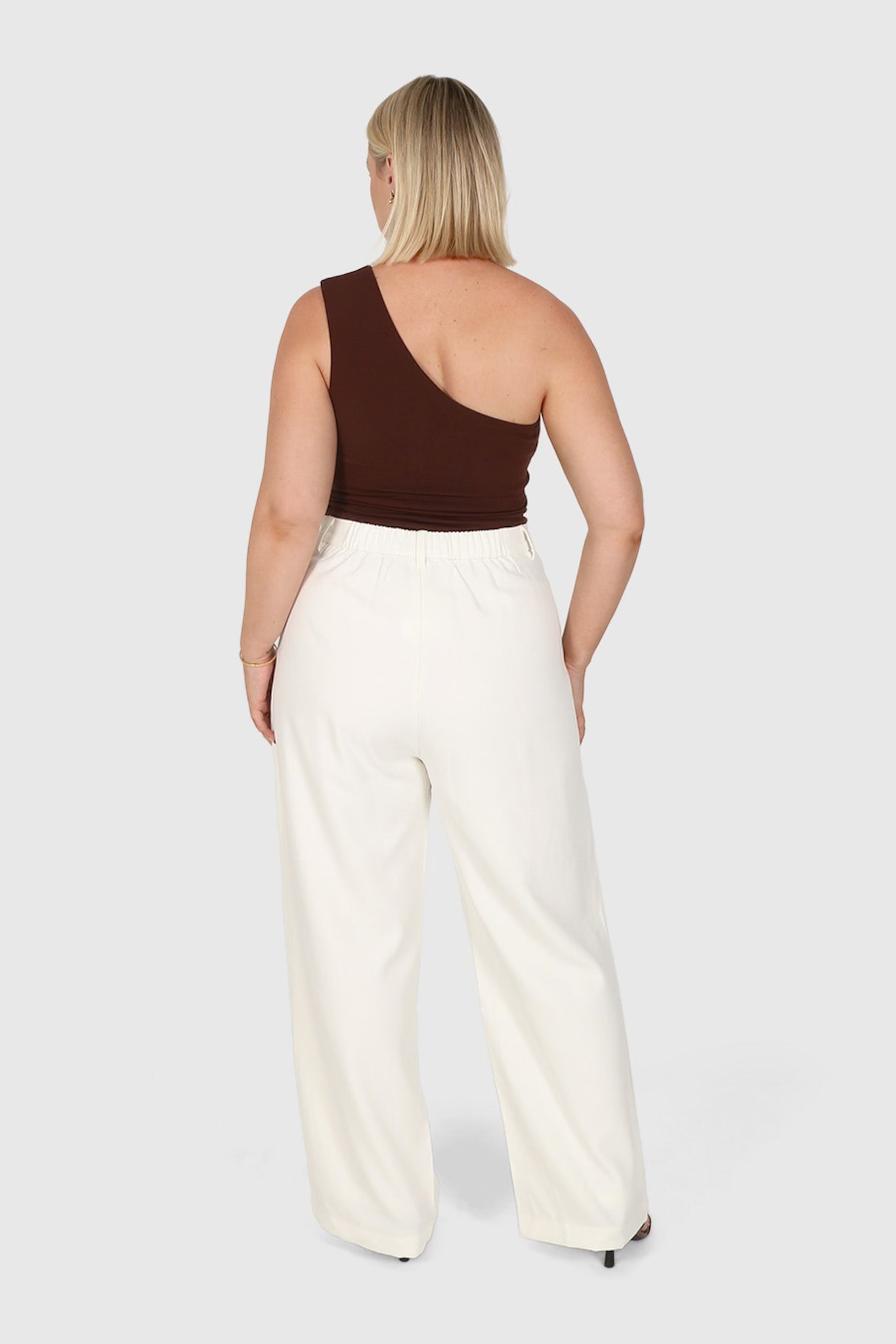 SULLIVAN ONE SHOULDER TOP CHOC