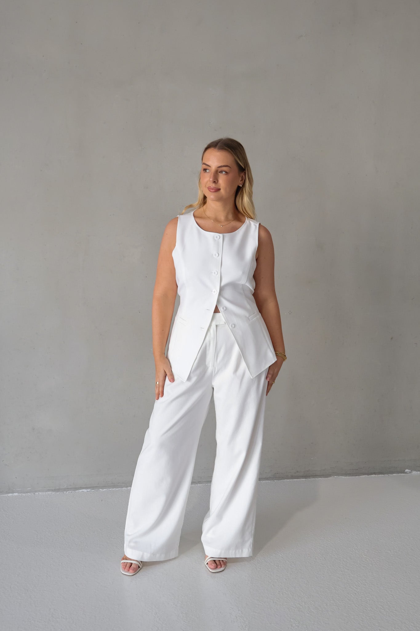 ROMIE VEST WHITE
