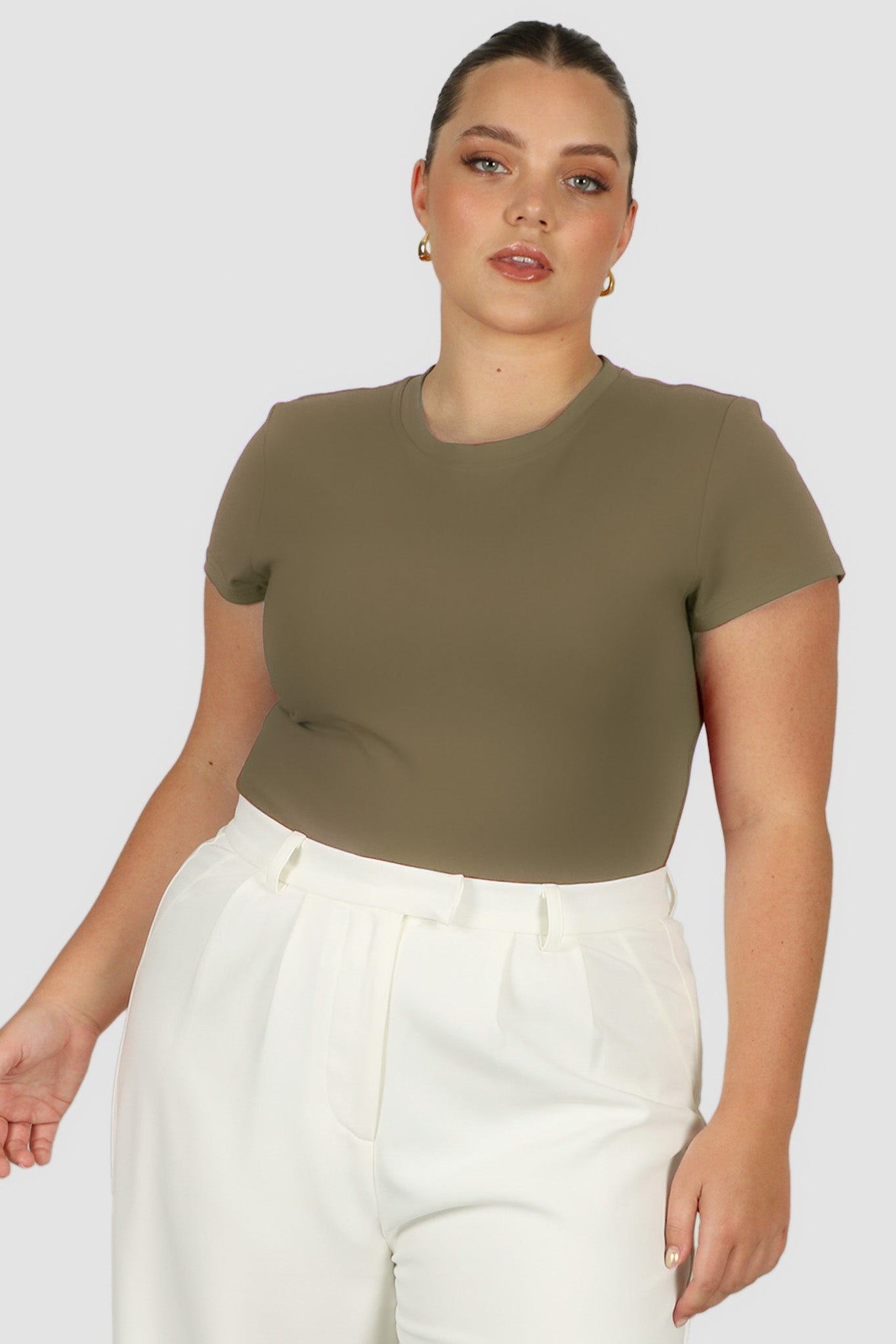 BUTTERY TEE OLIVE