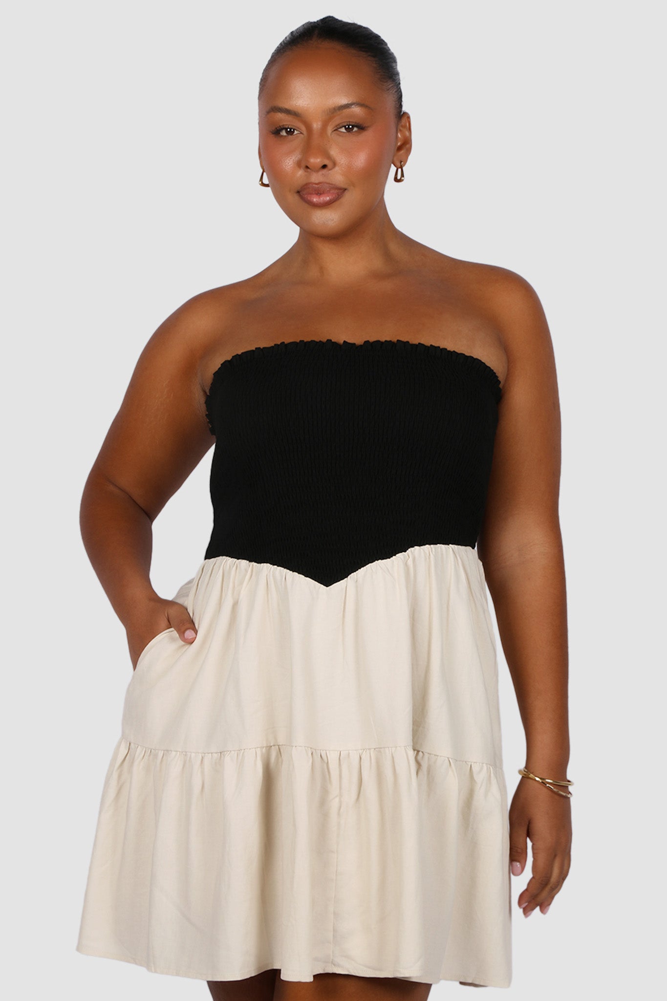 RYLIN DRESS NEUTRAL/BLACK