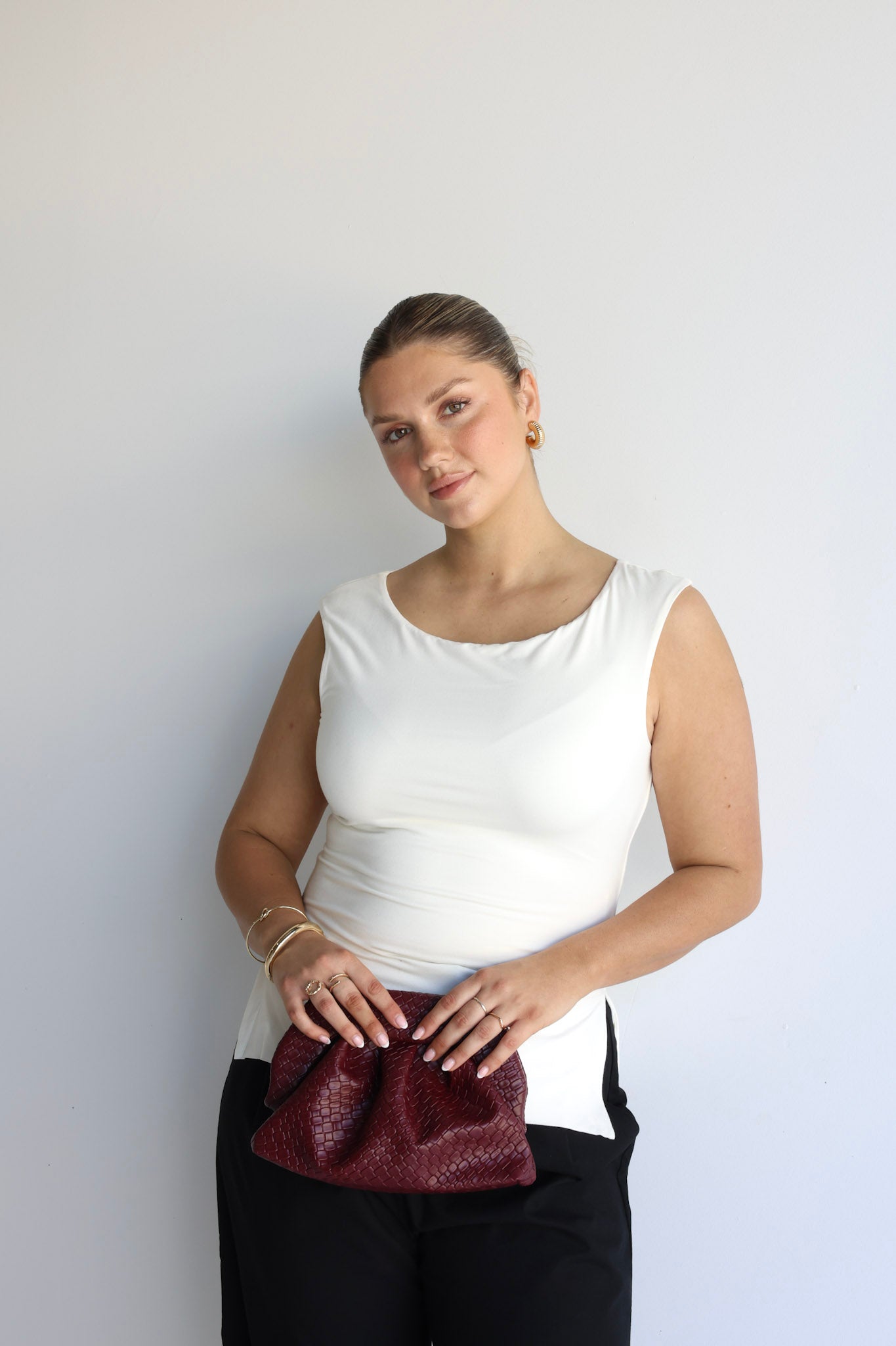 Ivie-Top-White-Lifestyle2