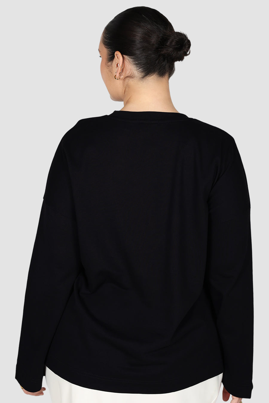 Long-Sleeve-Signature-Tee-Black10