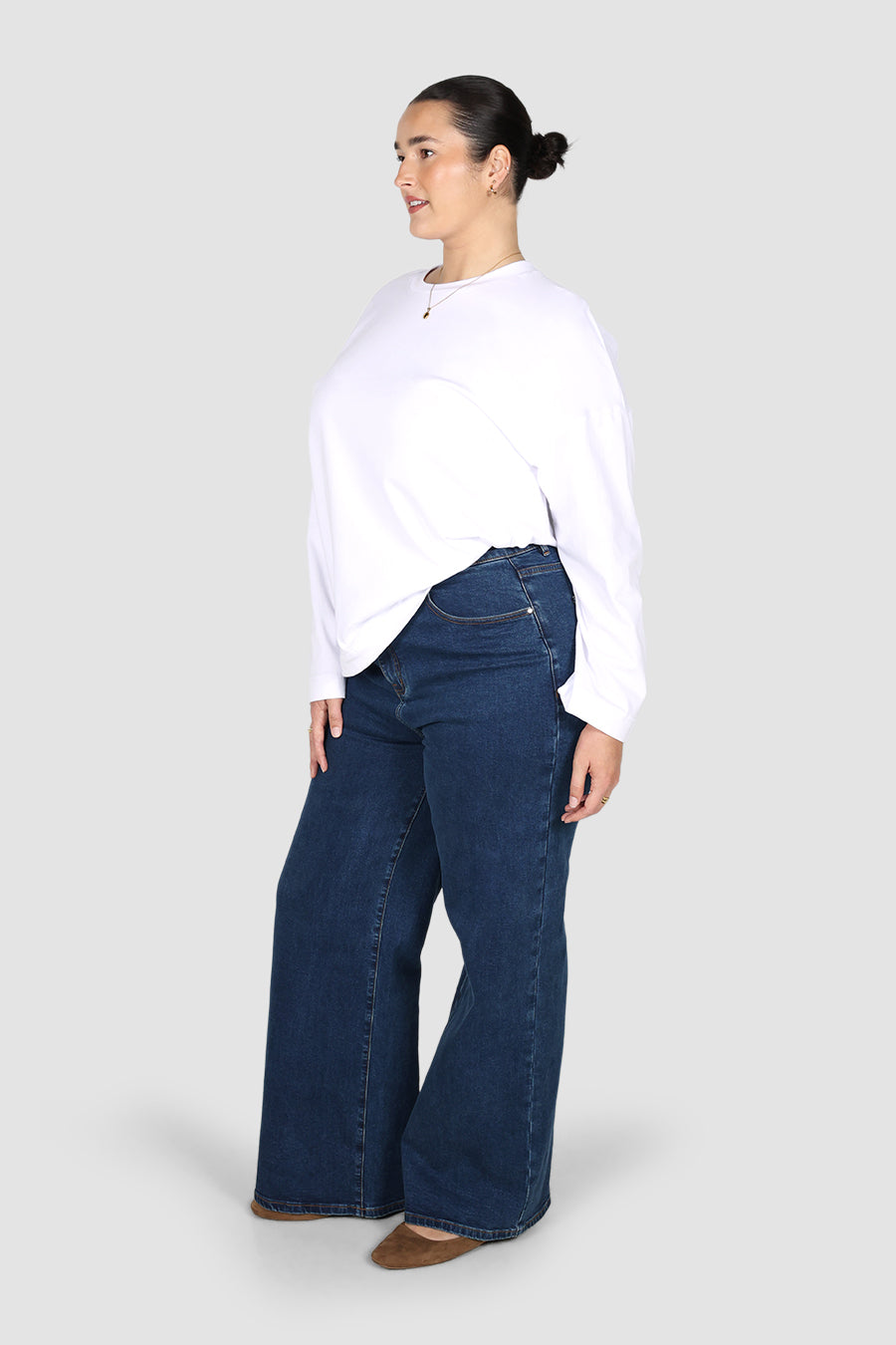 Long-Sleeve-Signature-Tee-White21