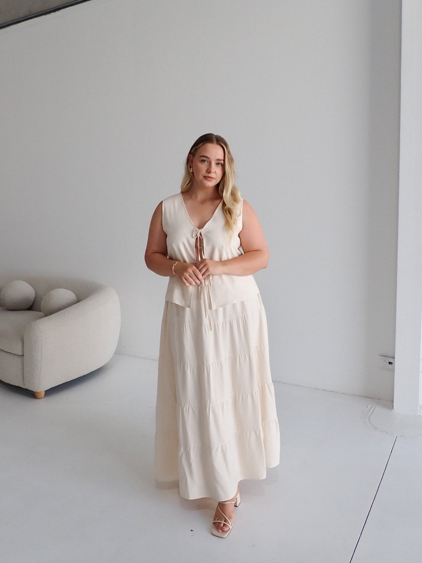 ZYLA TIERED MAXI SKIRT NEUTRAL