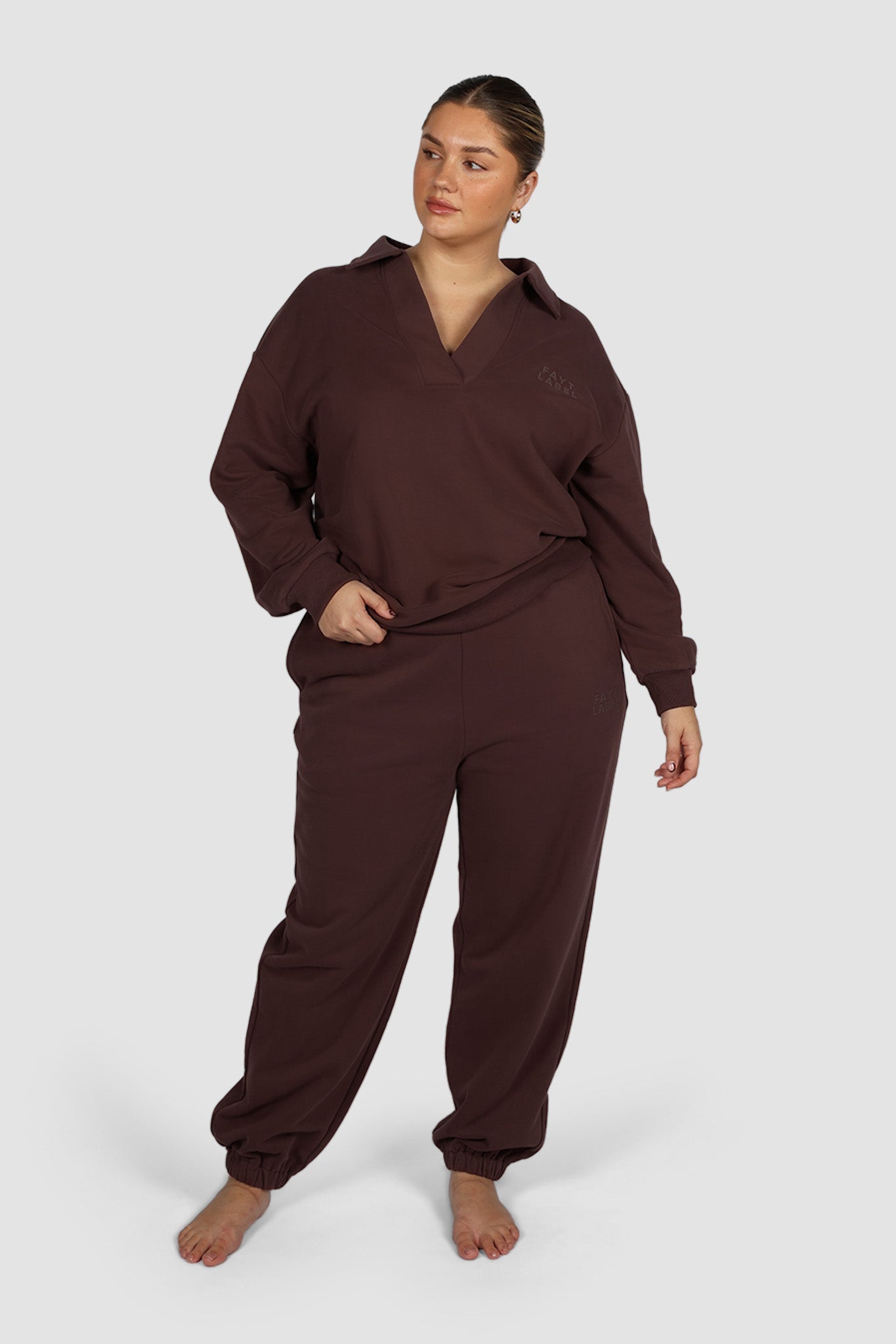 FAYT LOGO COLLAR CREW CHOCOLATE - Fayt The Label