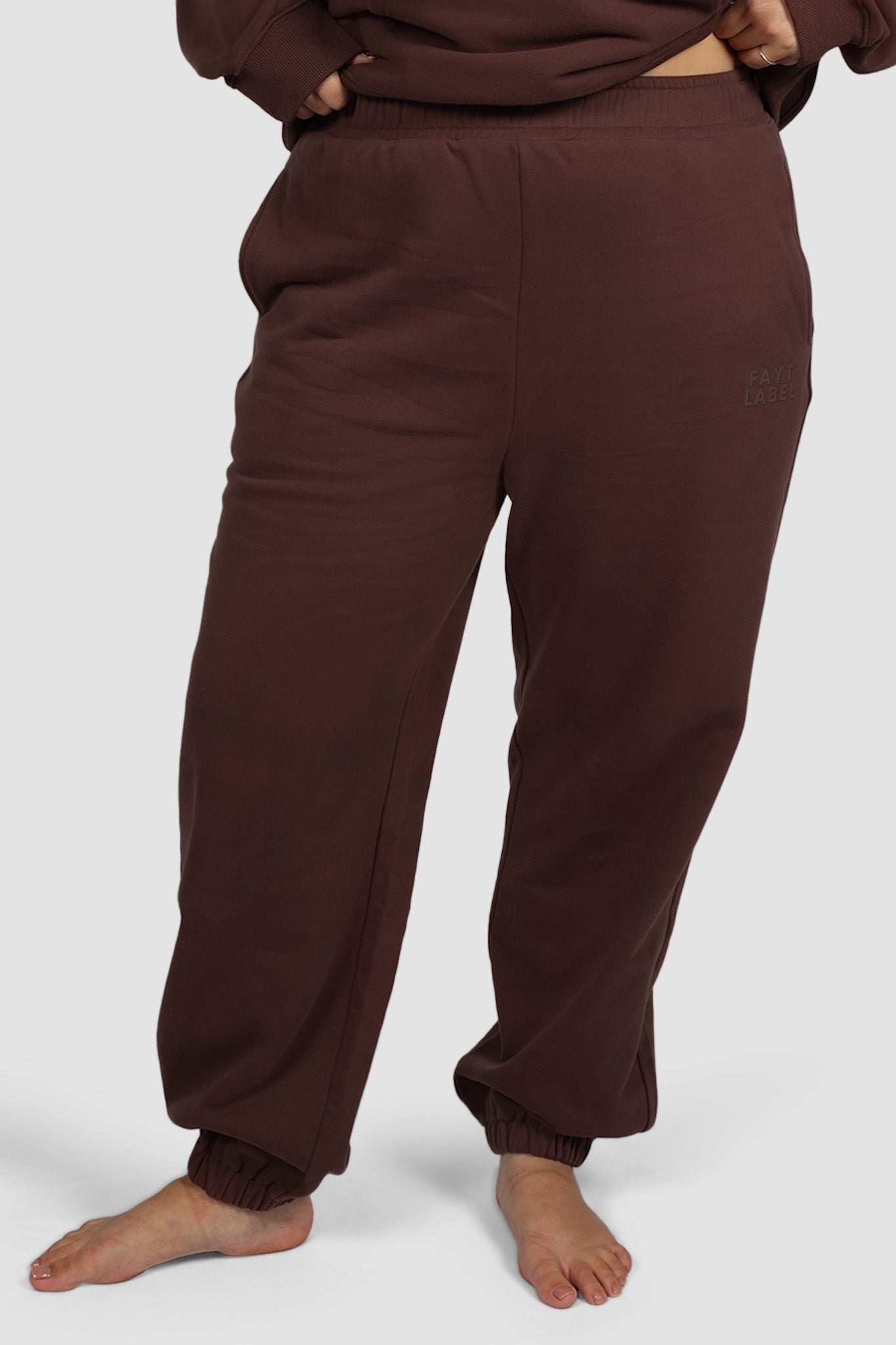 FAYT LOGO CUFF SWEATPANT CHOCOLATE - Fayt The Label