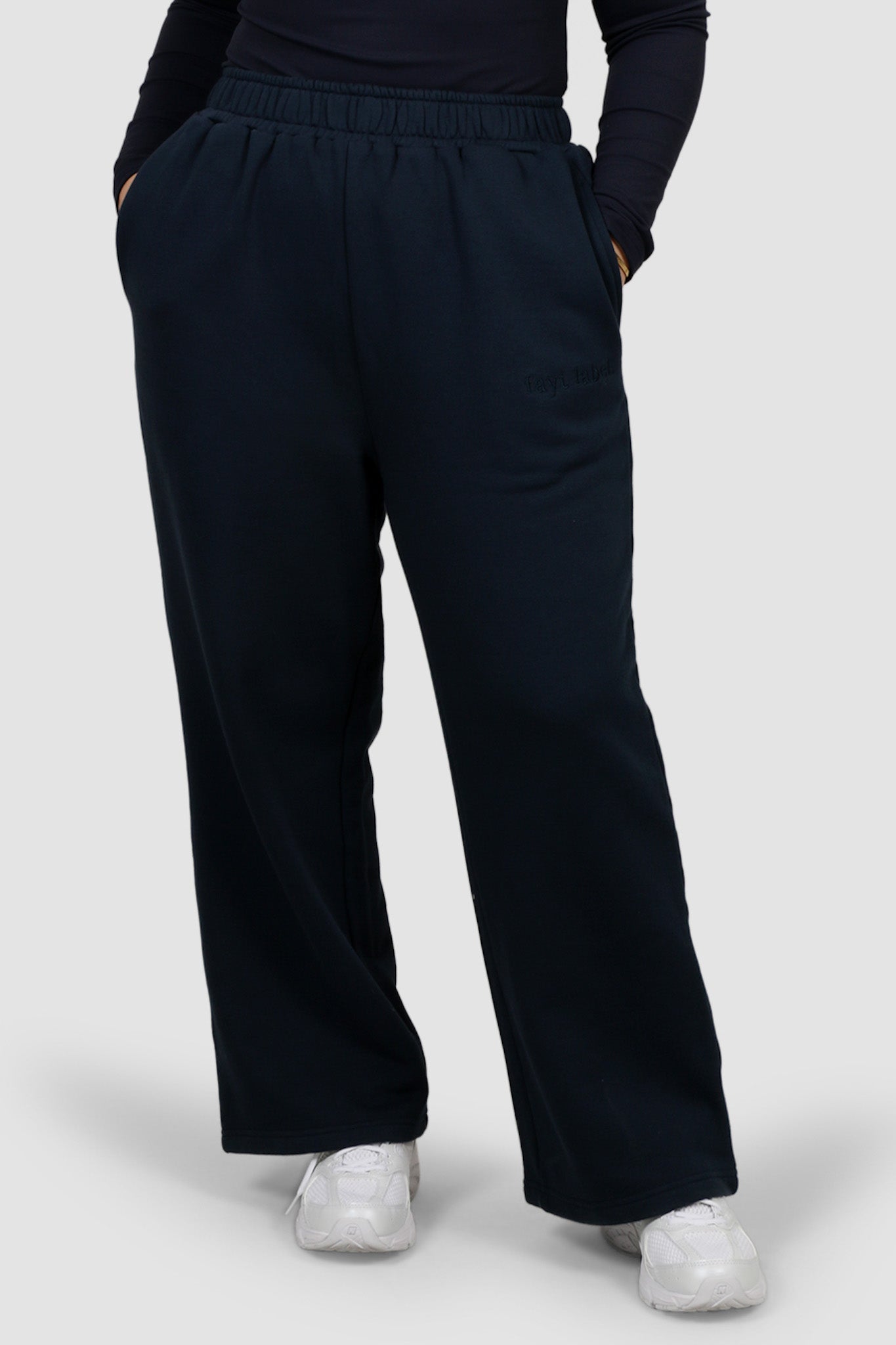 FLARE SWEATPANT MIDNIGHT - Fayt The Label