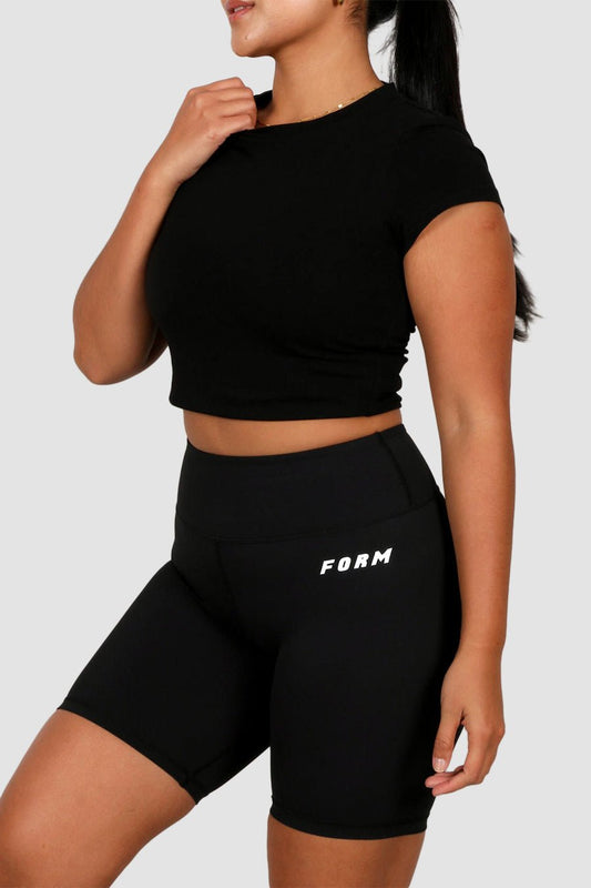 FORM BASE SHORT BLACK - Fayt The Label