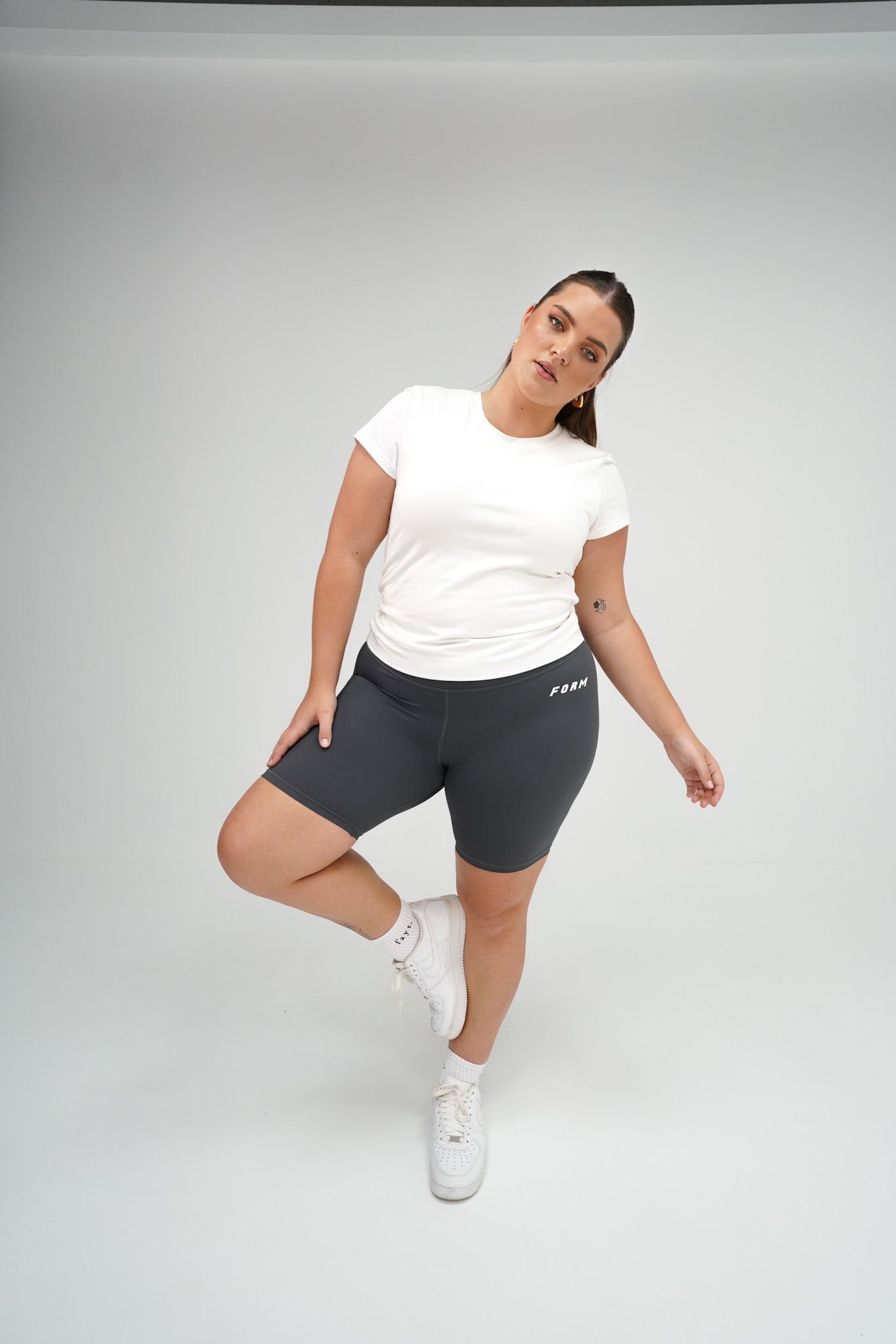 FORM BASE SHORT GREY - Fayt The Label