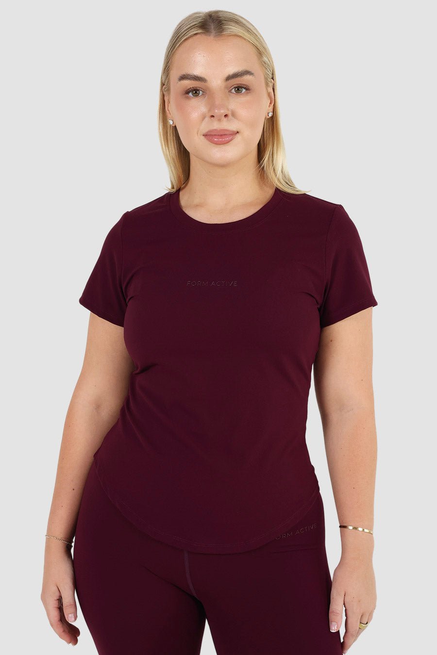 FORM FLOW FIT TEE PLUM - Fayt The Label