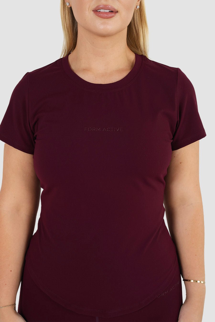 FORM FLOW FIT TEE PLUM - Fayt The Label