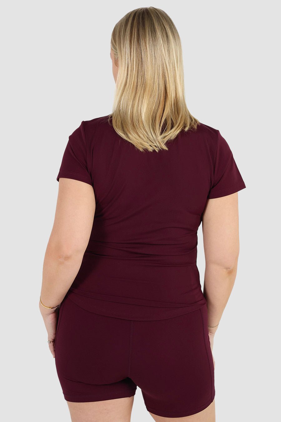 FORM FLOW POCKET SHORT PLUM - Fayt The Label