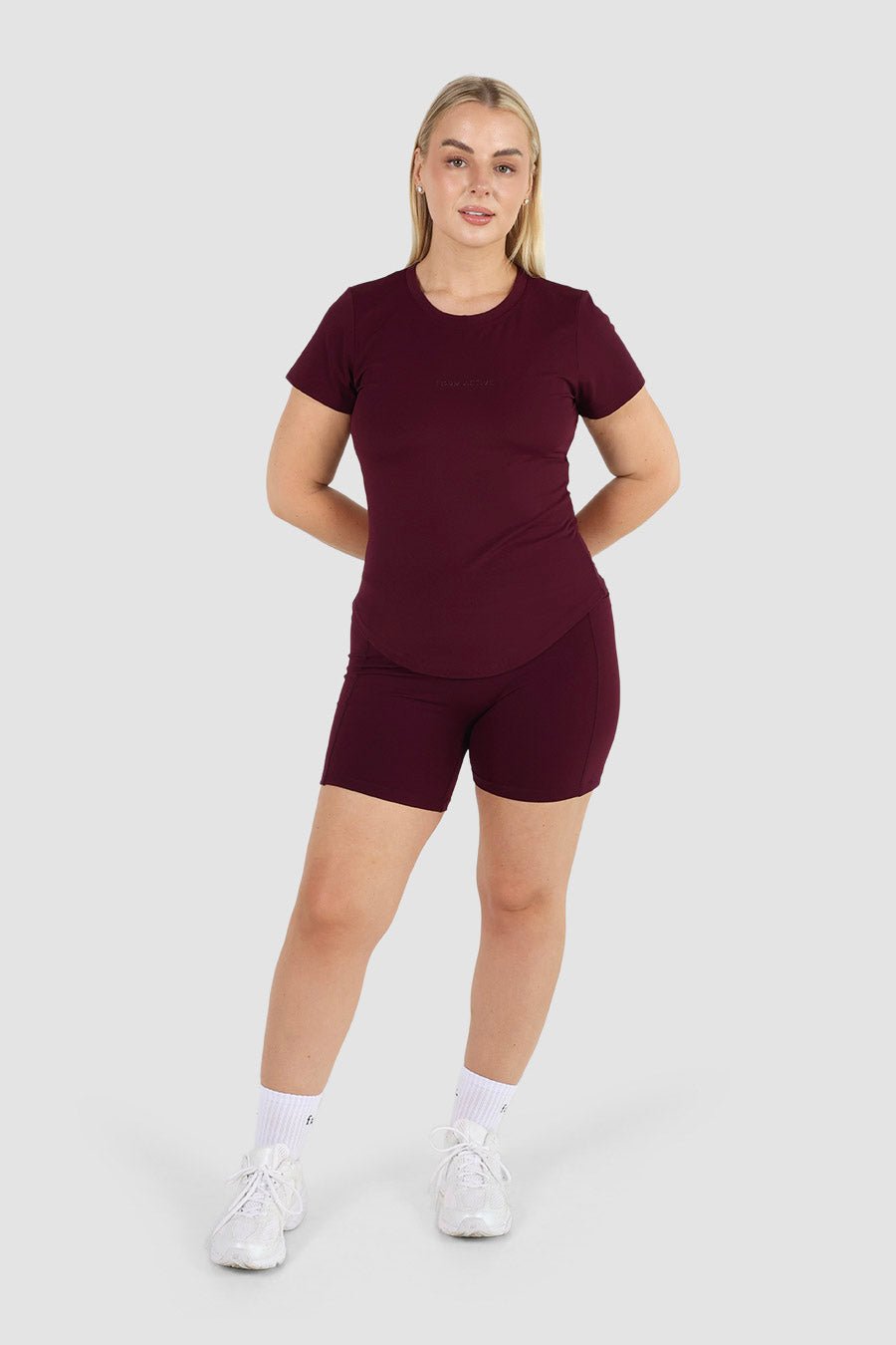 FORM FLOW POCKET SHORT PLUM - Fayt The Label