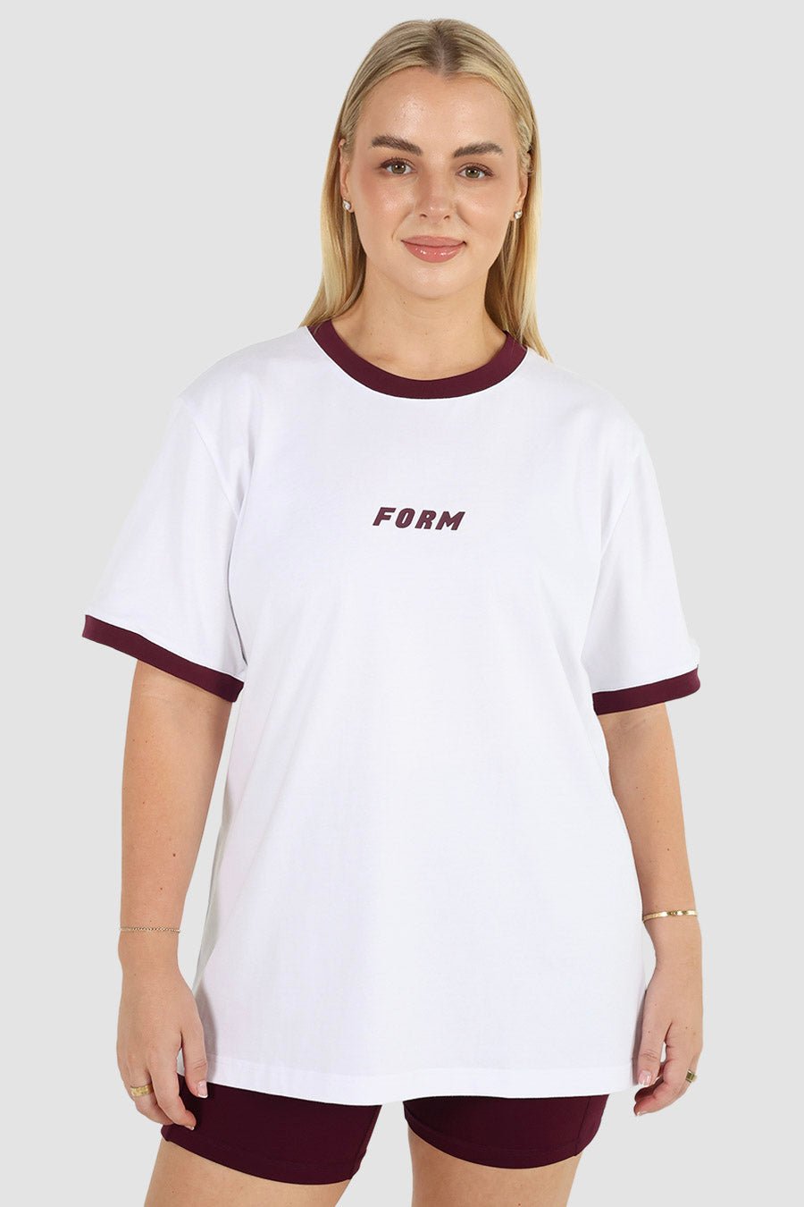 FORM SIGNATURE TEE WHITE/PLUM - Fayt The Label