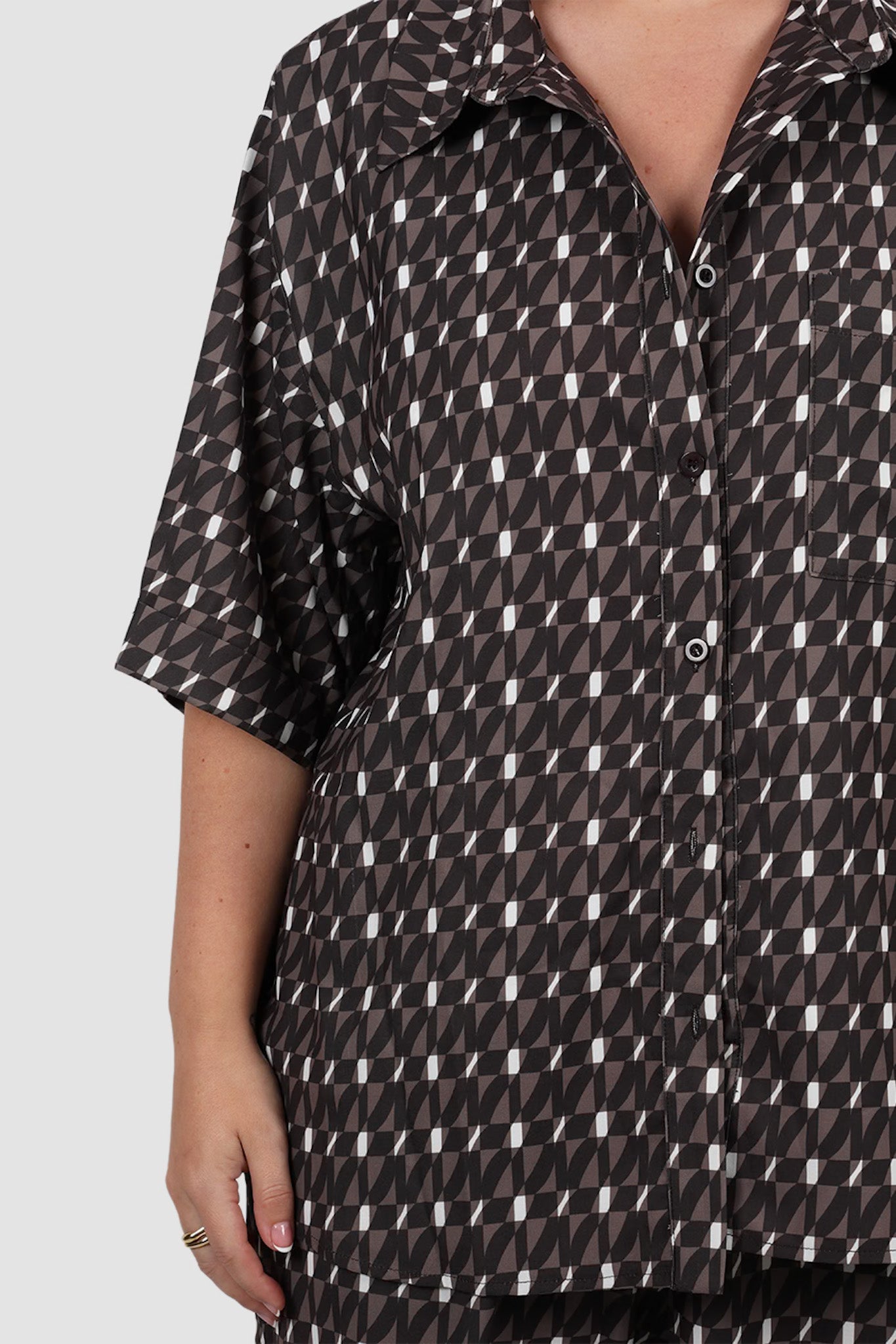 INDA SHIRT BROWN GEO - Fayt The Label
