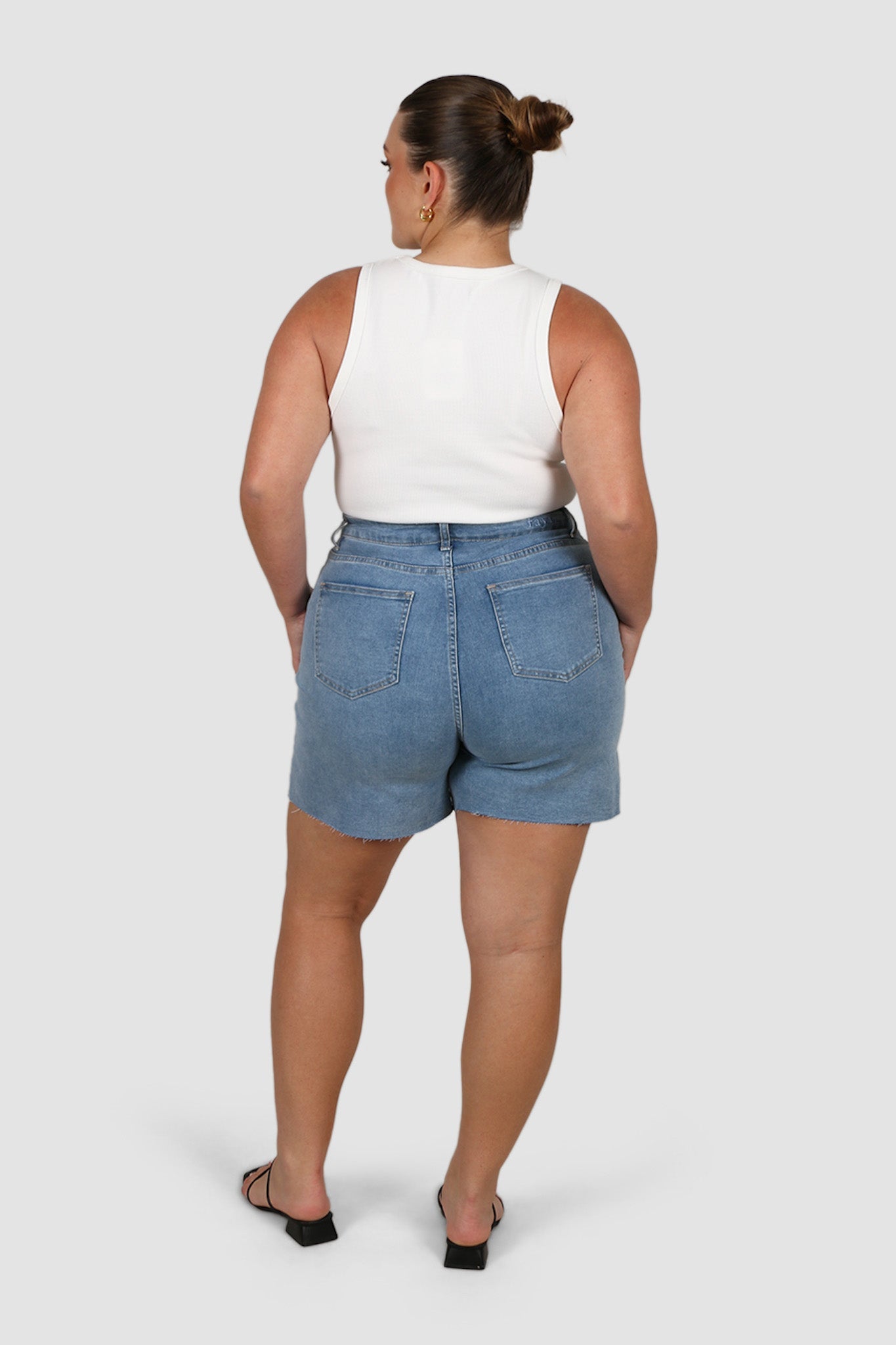 JAGGER DENIM SHORT BLUE WASH - Fayt The Label