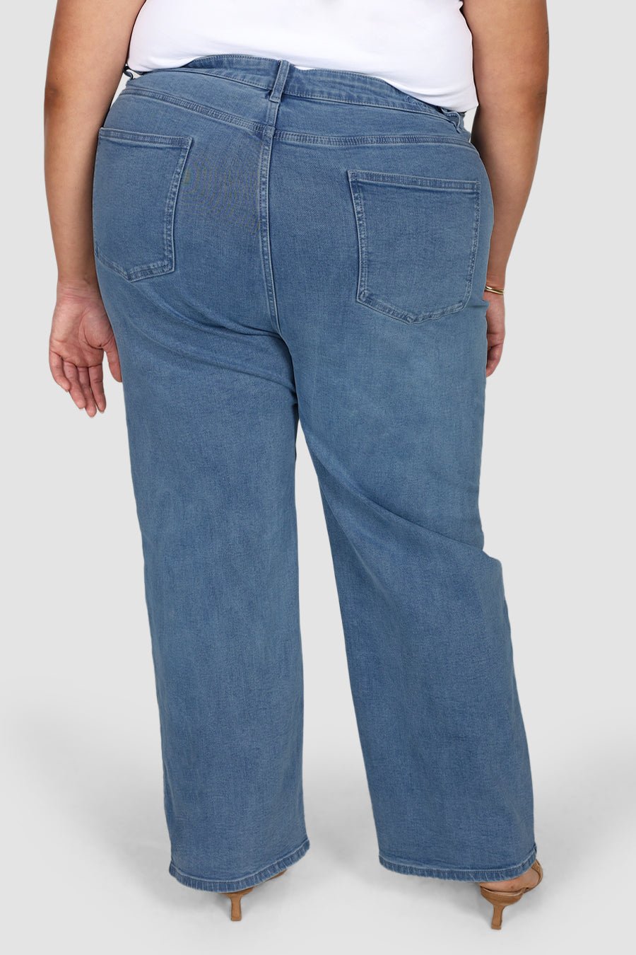 LARSEN JEAN BLUE WASH - Fayt The Label