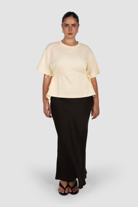 LEVI CINCH TEE MILK - Fayt The Label