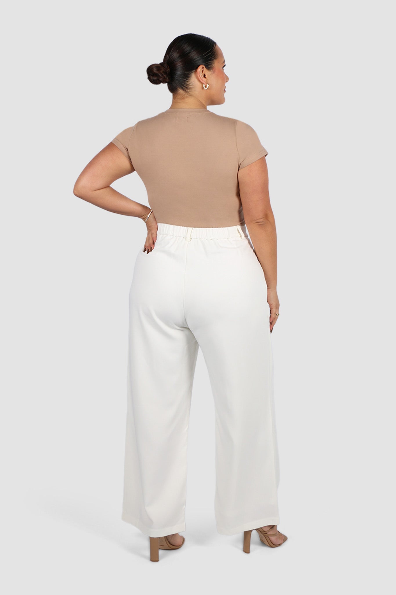 LIGHT BUTTERY TEE NEUTRAL - Fayt The Label